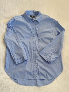 Banana Republic Light Blue Oversized Women's Button-Down Shirt